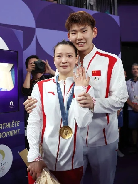 印尼队横扫马来西亚队，郑思维高光表现的简单介绍