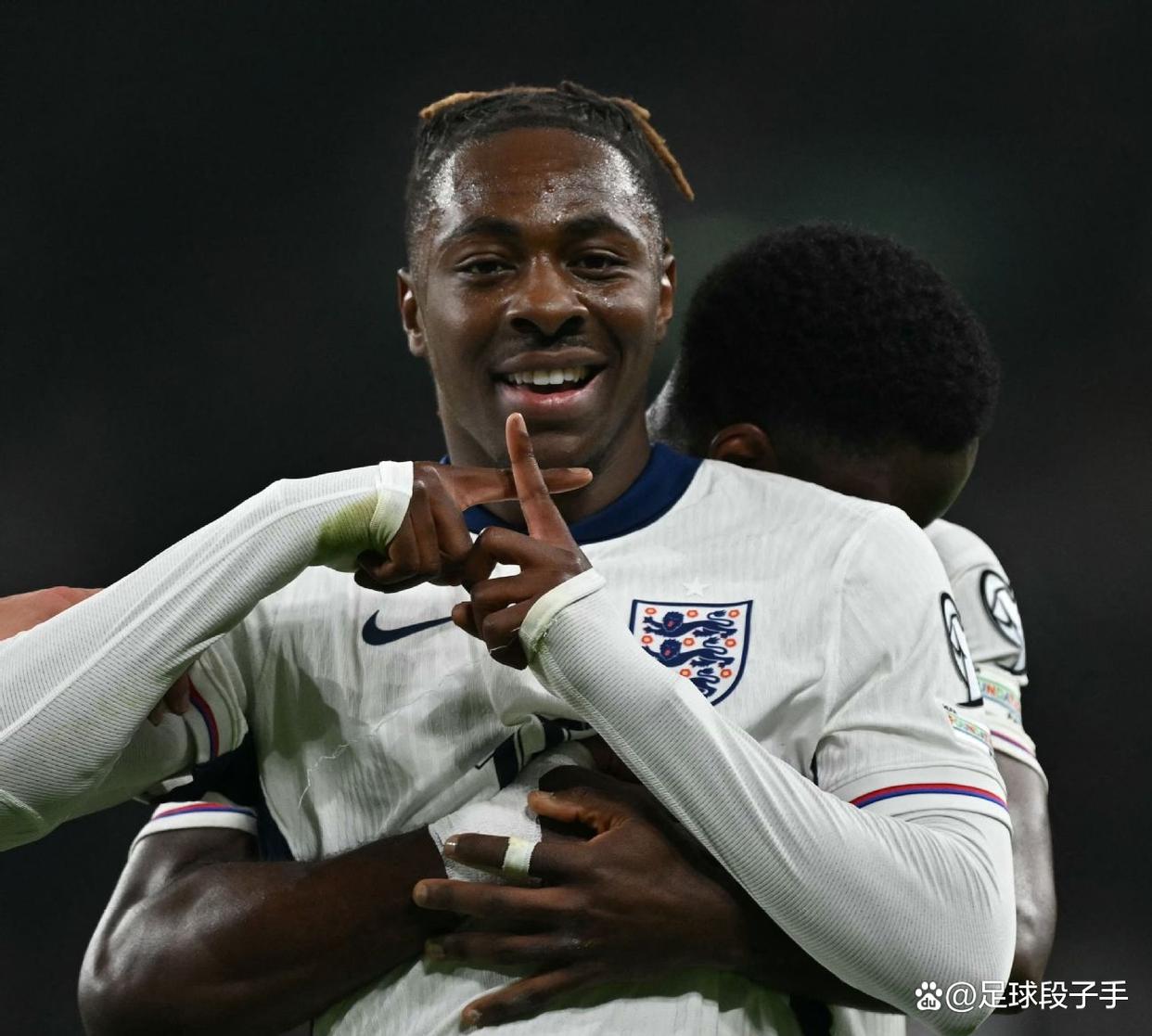 开云体育在线-英格兰队轻取奥地利队，波尔点燃赛场