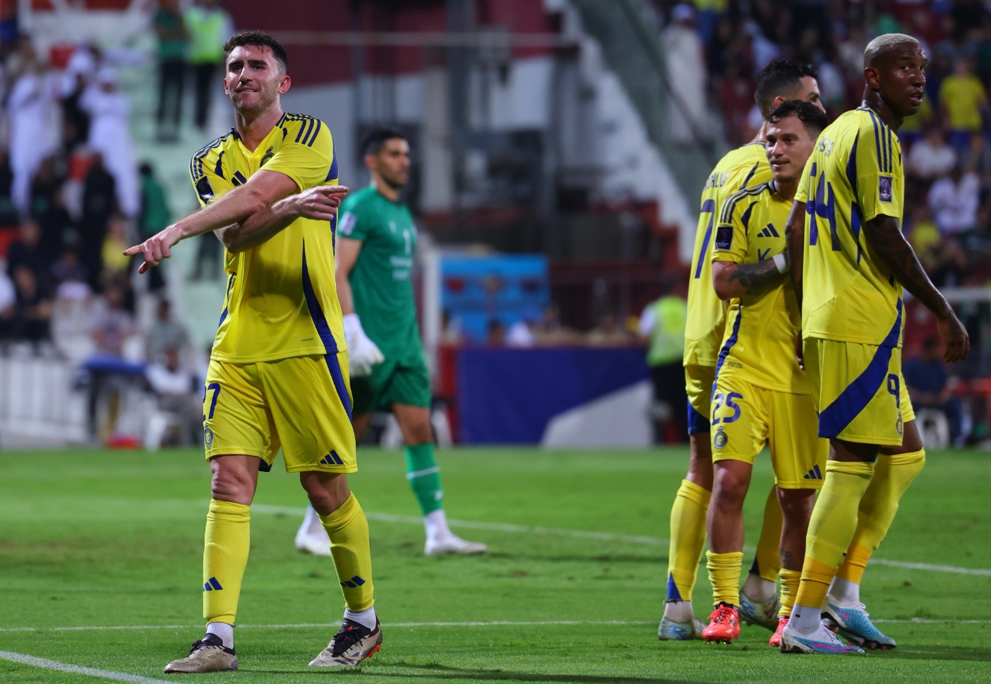 英格兰队轻取奥地利队，波尔点燃赛场